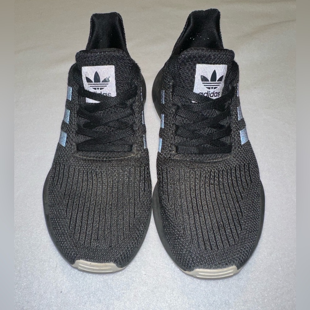 Women’s Adidas Swift Run Sz 7 Black/ Rose Gold running Sneakers